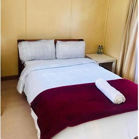 Hotel Royale Health Club Nairobi Esterno foto